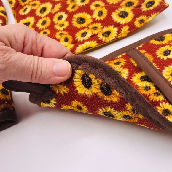 Oven Mitt Finger Hotpad, and Square Potholder Baking Gift Set, Sunflower Gold - Picture 4 of 8